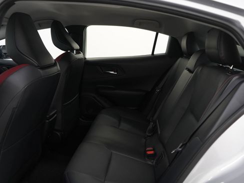 Used 2025 Toyota Prius Plug-In Hybrid image 16