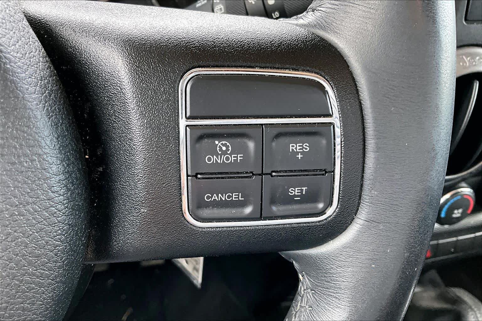 Used 2016 Jeep Wrangler Sport w/ Connectivity Group AWD/4WD image 21