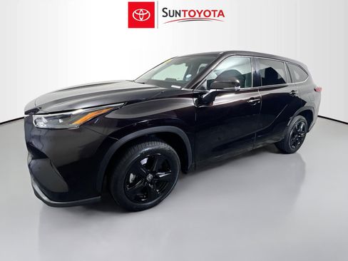 Used 2022 Toyota Highlander L image 9