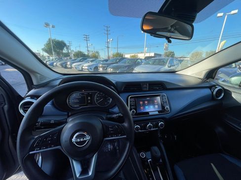 Used 2025 Nissan Versa SV image 33