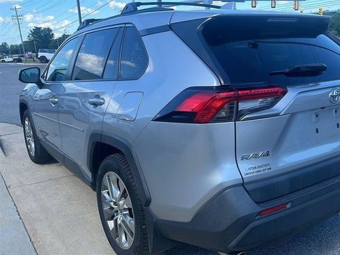 Used 2019 Toyota RAV4 XLE Premium w/ Cold Weather Package AWD/4WD image 6