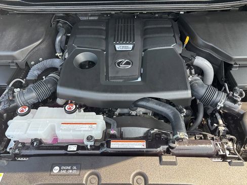 Used 2025 Lexus GX 550 AWD/4WD image 10