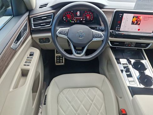 Certified 2025 Volkswagen Atlas SEL Premium R-Line image 12