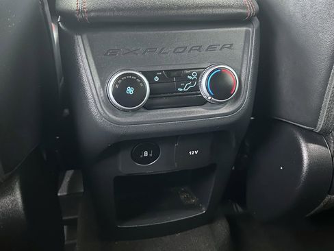 Used 2025 Ford Explorer ST-Line w/ ST-Line Street Pack AWD/4WD image 23