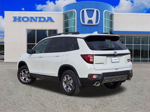 Used 2023 Honda Passport TrailSport image 5