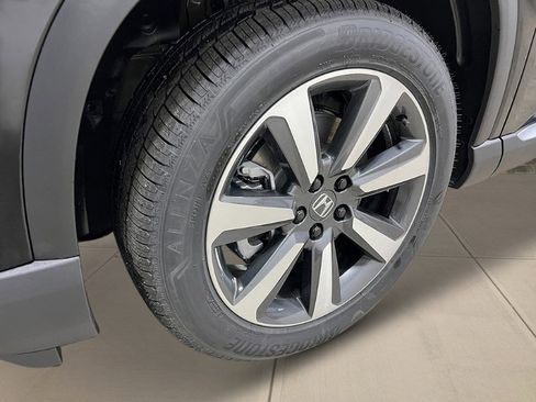 New 2025 Honda Pilot Touring image 13