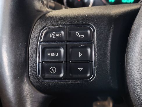 Used 2015 Jeep Wrangler Unlimited Sahara w/ Connectivity Group AWD/4WD image 15