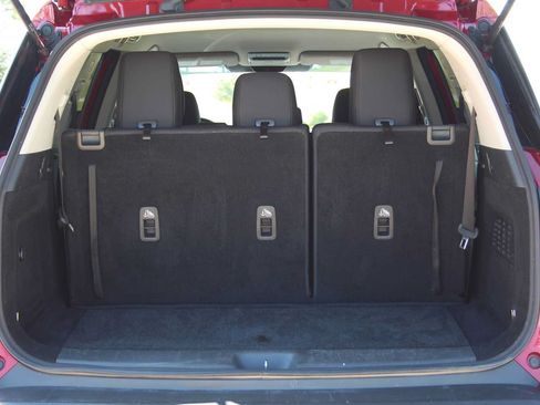 Used 2022 Nissan Pathfinder SV FWD image 11