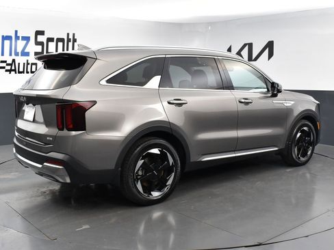 Used 2025 Kia Sorento EX w/ EX Panoramic Sunroof Package image 5