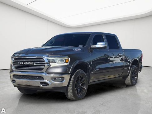 Used 2019 RAM 1500 Laramie AWD/4WD image 2