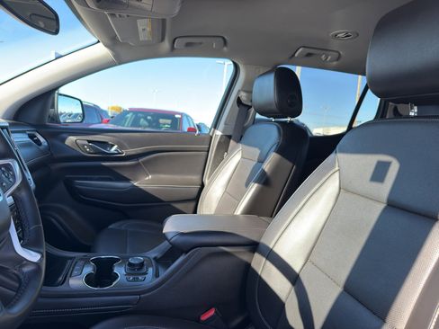 Certified 2023 GMC Acadia SLT w/ Preferred Package image 27