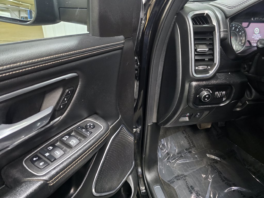 Used 2022 RAM 1500 Laramie w/ Sport Appearance Package AWD/4WD image 15