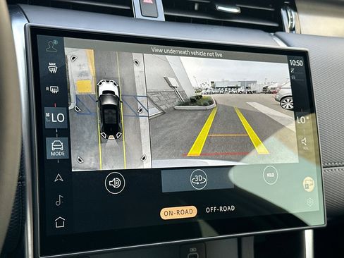 Certified 2025 Land Rover Discovery Sport Dynamic SE image 23