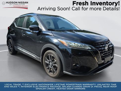 Used 2023 Nissan Kicks SR w/ Interior Electronics Package FWD image 1