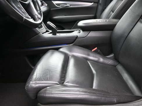 Used 2019 Cadillac XT5 Luxury FWD image 13
