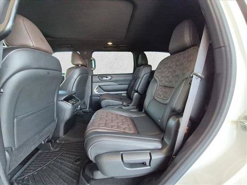 Used 2025 Nissan Armada Platinum AWD/4WD image 21