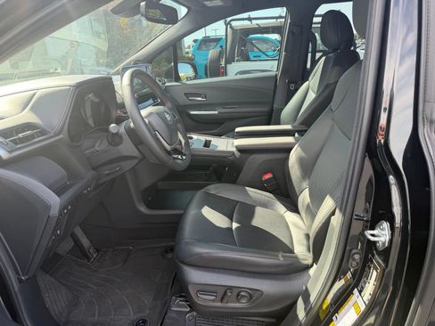 Used 2023 Toyota Sienna XLE Woodland Edition AWD/4WD image 9