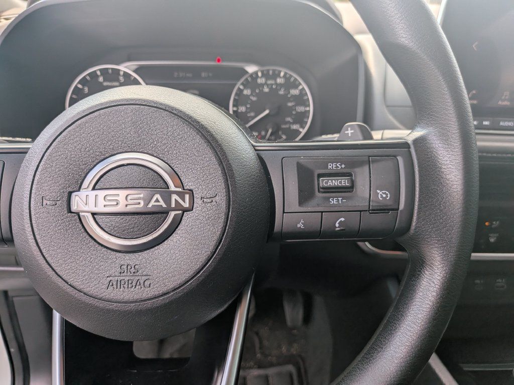 Used 2022 Nissan Rogue S AWD/4WD image 14