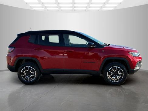 Used 2024 Jeep Compass Trailhawk w/ Trailhawk Elite Group image 4