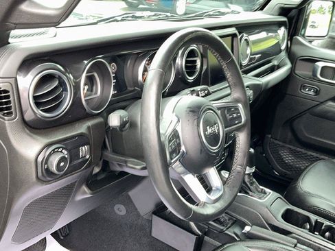 Used 2023 Jeep Wrangler Unlimited Sahara AWD/4WD image 14