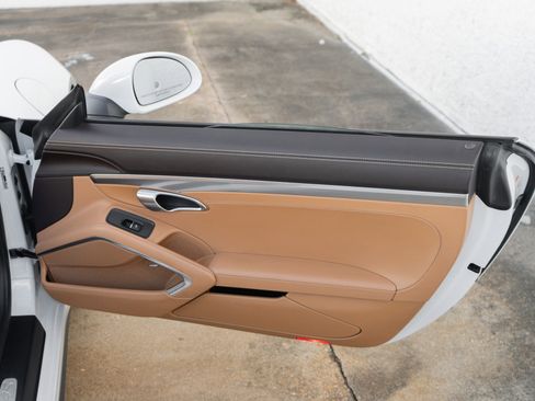 Used 2018 Porsche 911 Carrera 4S image 31