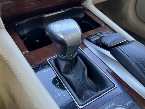 Used 2014 Lexus LS 460 image 26