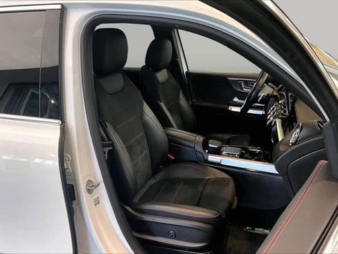 Used 2021 Mercedes-Benz GLB 250 image 9
