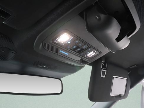 Used 2025 Ford Explorer Platinum image 16