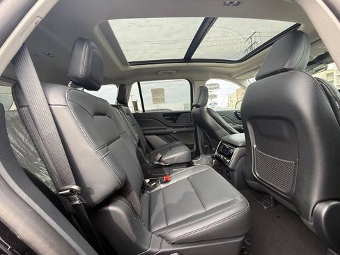 New 2026 Lincoln Aviator AWD image 6
