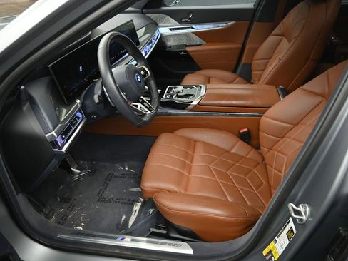 Used 2023 BMW i7 xDrive60 image 10