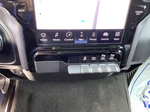 Used 2024 RAM 1500 Laramie image 20