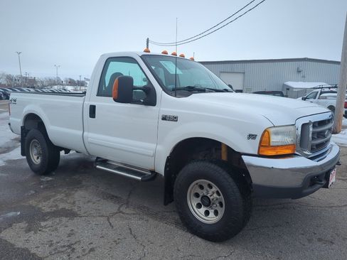 Used 2001 Ford F250 XLT image 3