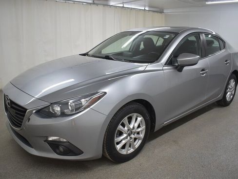 Used 2015 MAZDA MAZDA3 i Touring w/ Technology Package image 3