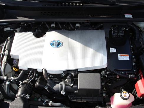 Used 2019 Toyota Prius XLE image 21