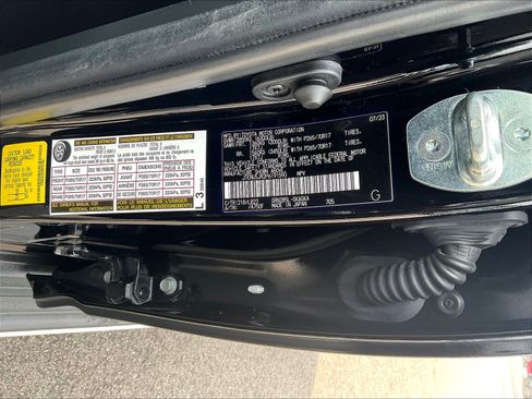 Used 2023 Toyota 4Runner SR5 Premium w/ Moonroof Package AWD/4WD image 19