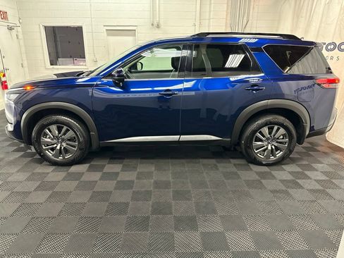 Used 2025 Nissan Pathfinder SV AWD/4WD image 6