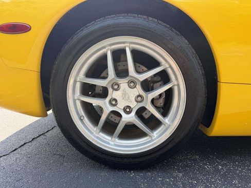 Used 2003 Chevrolet Corvette Convertible w/ Preferred Equipment Group1 RWD image 25