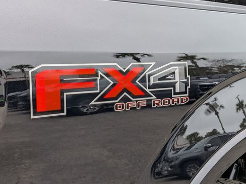 Used 2018 Ford F150 Lariat w/ Equipment Group 502A Luxury image 13