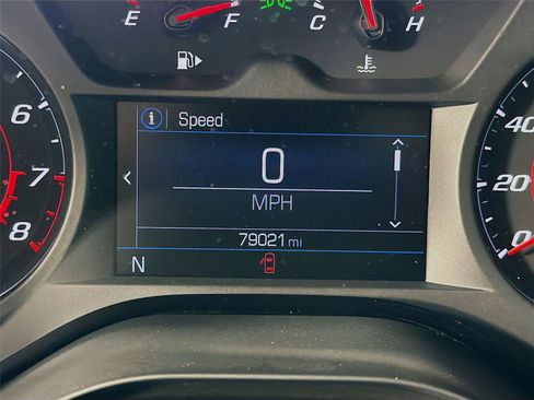Used 2022 Chevrolet Camaro LT RWD image 13