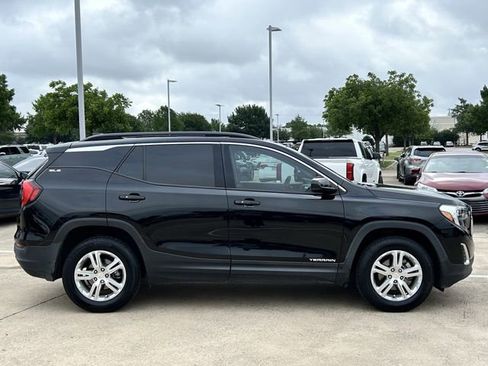 Used 2020 GMC Terrain SLE w/ Driver Convenience Package AWD/4WD image 3