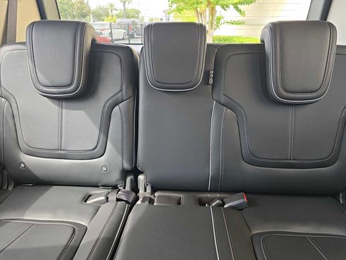 Certified 2025 INFINITI QX80 Sensory image 11