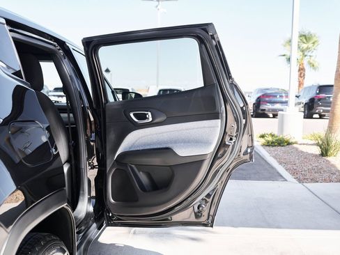 Used 2023 Jeep Compass Sport image 13