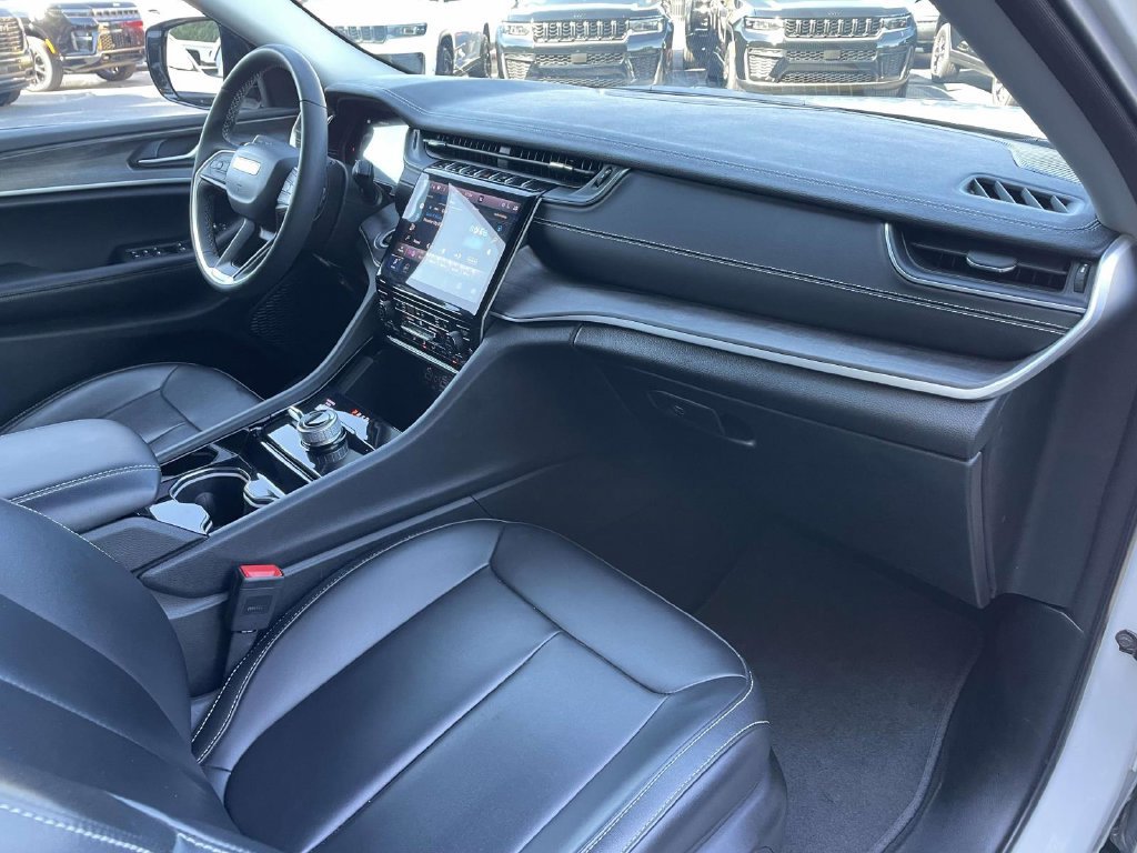 Used 2023 Jeep Grand Cherokee Limited AWD/4WD image 14
