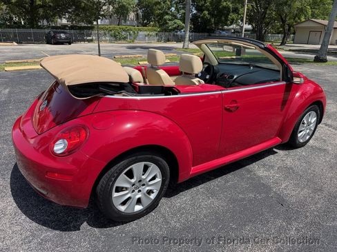 Used 2010 Volkswagen Beetle Convertible FWD image 4