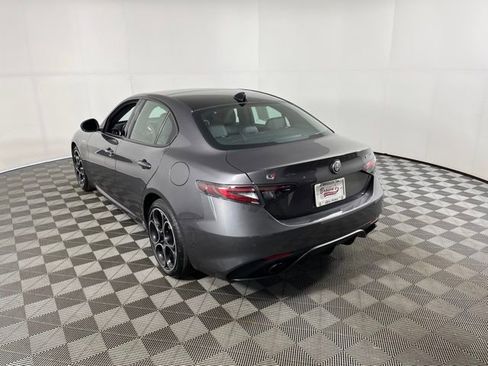 Used 2025 Alfa Romeo Giulia AWD w/ Veloce Package AWD image 5