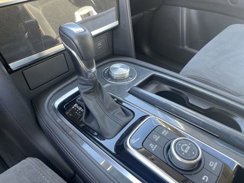 Used 2023 Nissan Armada S image 25