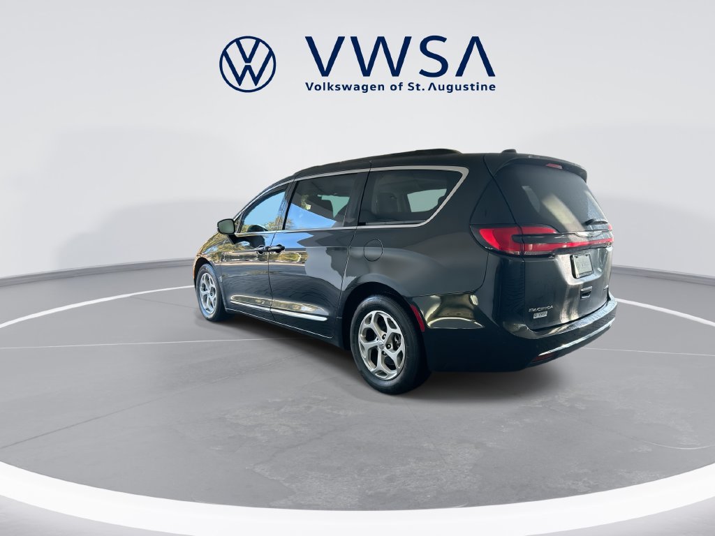 Used 2023 Chrysler Pacifica Limited FWD image 5