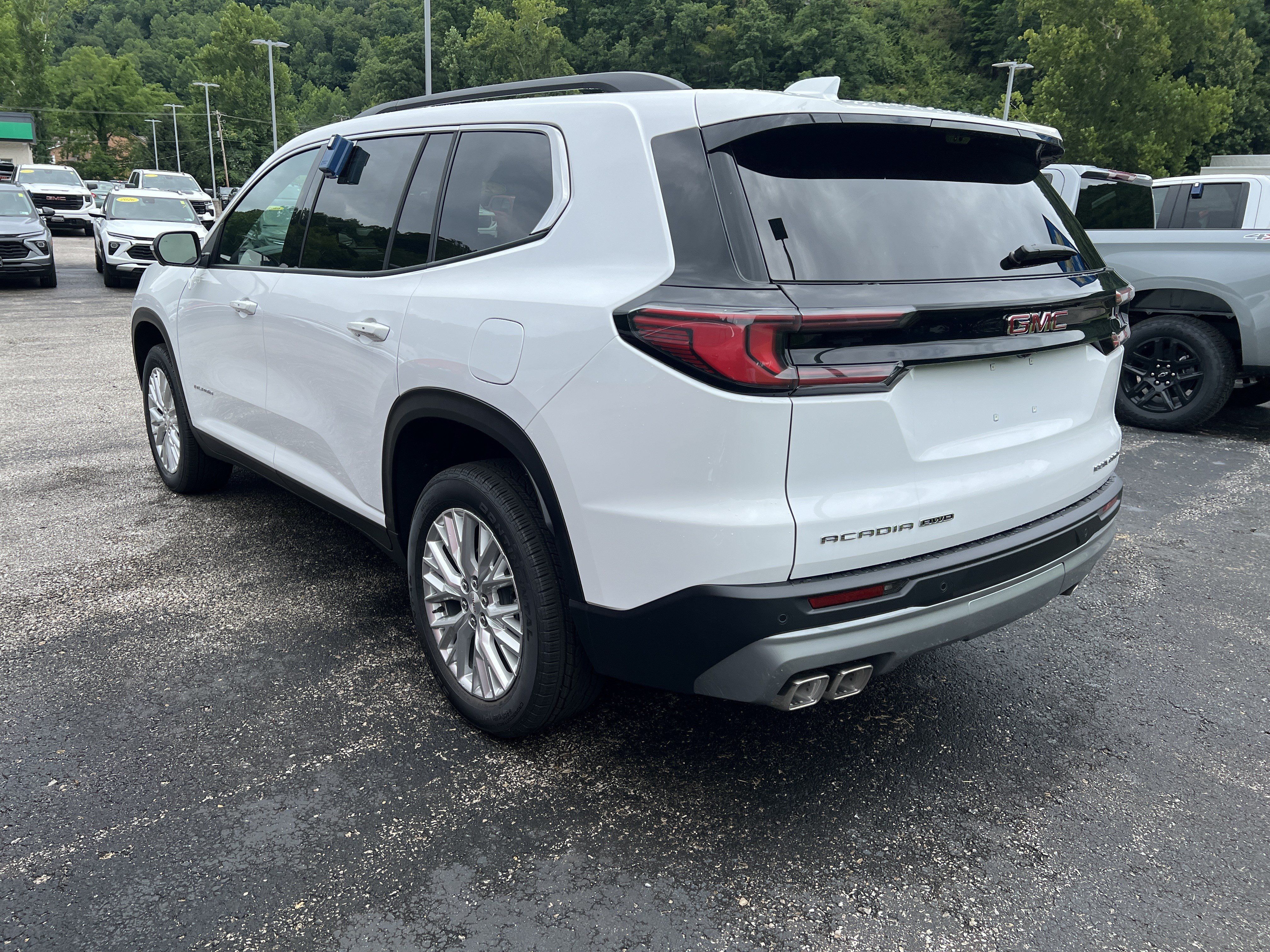 New 2026 GMC Acadia Elevation w/ Elevation Premium Package AWD/4WD image 5