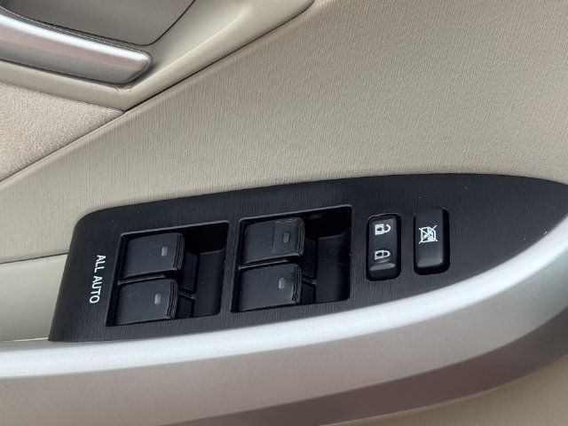 Used 2015 Toyota Prius Three FWD image 28