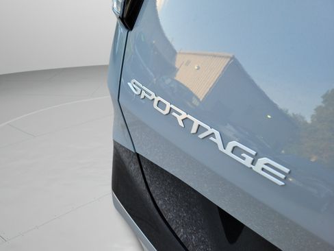 Used 2023 Kia Sportage SX FWD image 8